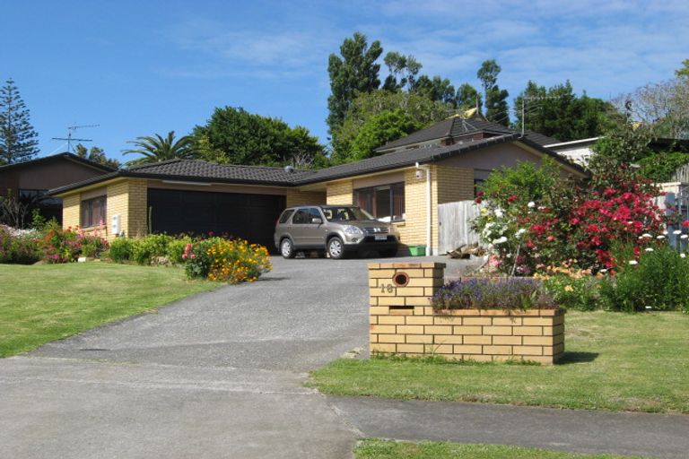 Photo of property in 18 Kohanga Road, Mangere Bridge, Auckland, 2022
