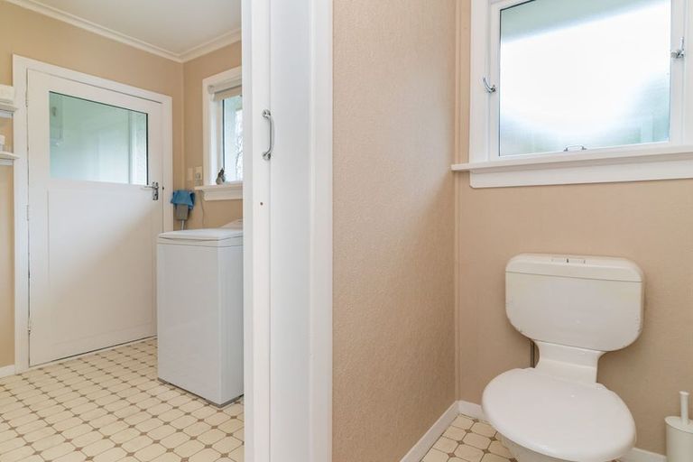 Photo of property in 21 Honeystone Street, Helensburgh, Dunedin, 9010