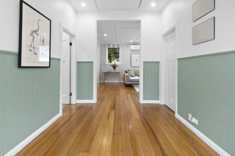 Photo of property in 265 Muritai Road, Eastbourne, Lower Hutt, 5013