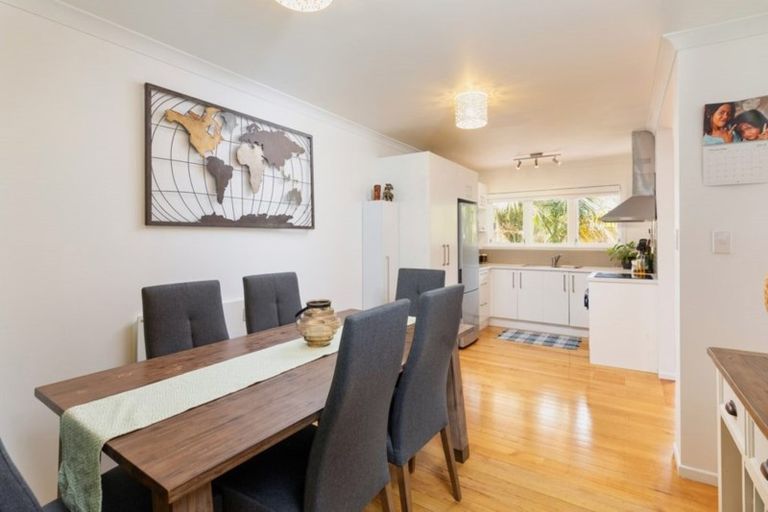 Photo of property in 1/12 Tomlinson Street, Hillpark, Auckland, 2102