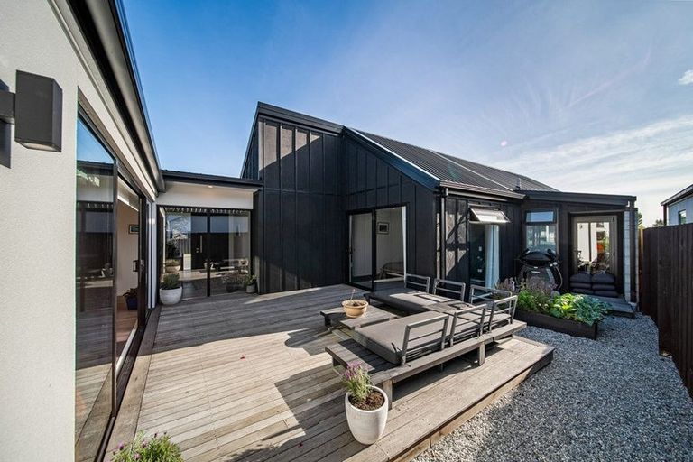 Photo of property in 2 Preferred Lane, Halswell, Christchurch, 8025