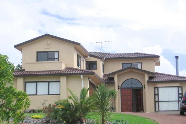 Photo of property in 12 Carrowmore, Pinehill, Auckland, 0632