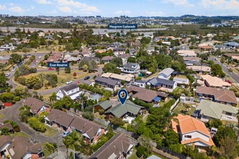 Photo of property in 31 Crampton Court, Orewa, 0931