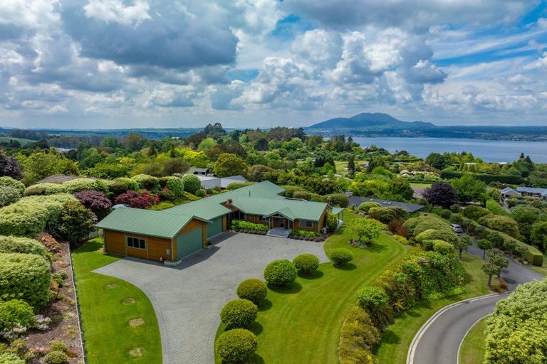 Photo of property in 8 Cameron Drive, Acacia Bay, Taupo, 3385