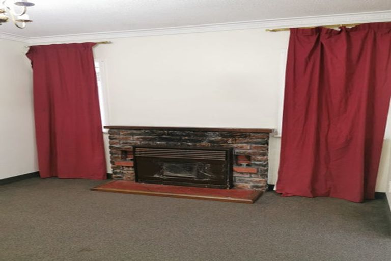 Photo of property in 42 Kamahi Street, Stokes Valley, Lower Hutt, 5019