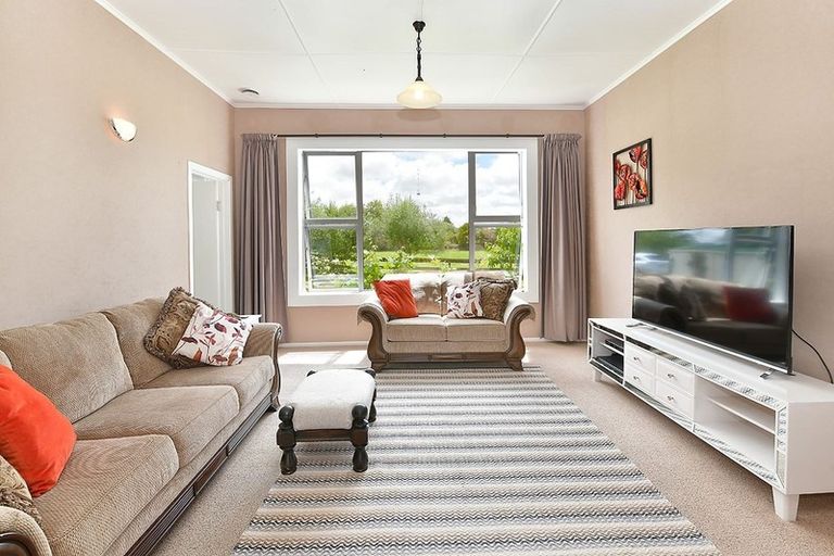 Photo of property in 333 South Head Road, South Head, Helensville, 0874