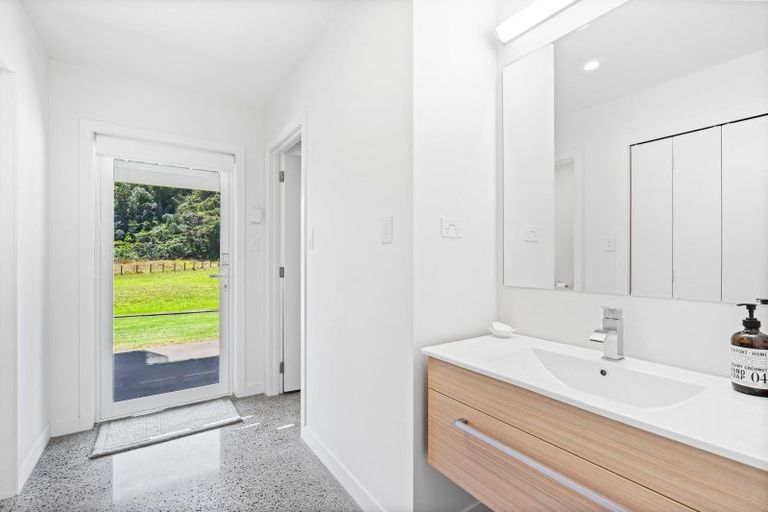 Photo of property in 878 Matapouri Road, Matapouri, Whangarei, 0173