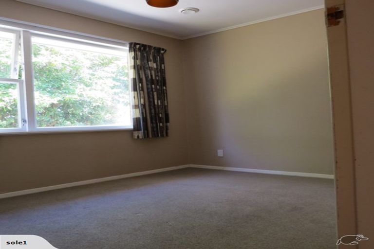 Photo of property in 2/5 Wilmshurst Place, Tawa, Wellington, 5028