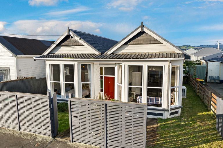 Photo of property in 43 Plunket Street, Saint Kilda, Dunedin, 9012