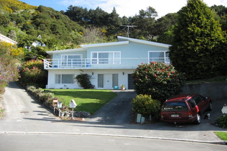 Photo of property in 8 Volkner Grove, Waterloo, Lower Hutt, 5011