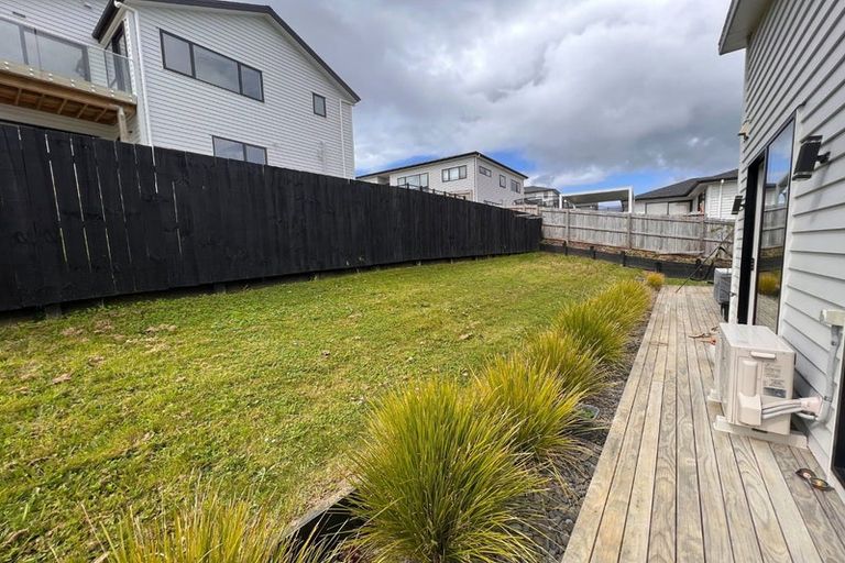 Photo of property in 8 Celestial Crescent, Orewa, 0931