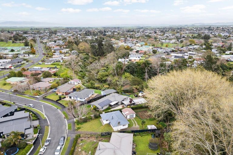 Photo of property in 11 Keitha Place, Glenview, Hamilton, 3206