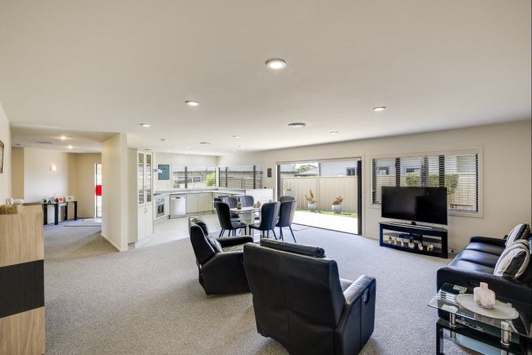 Photo of property in 8 Hanna Place, Havelock North, 4130