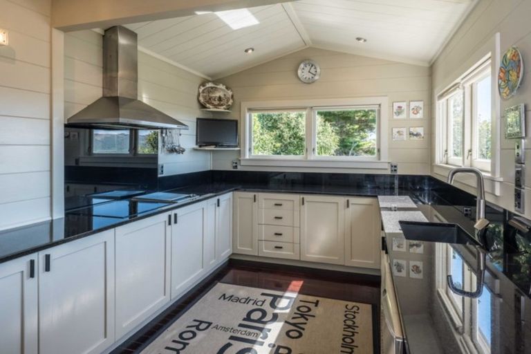 Photo of property in 128 Weld Street, Wadestown, Wellington, 6012