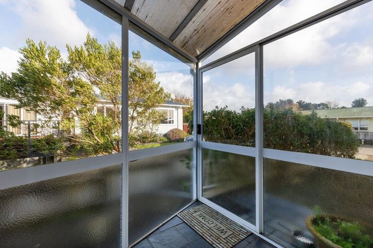 Photo of property in 3a Montana Place, Merrilands, New Plymouth, 4312