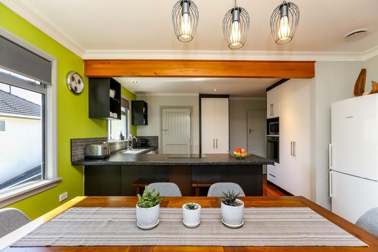 Photo of property in 128 Frankley Road, Frankleigh Park, New Plymouth, 4310