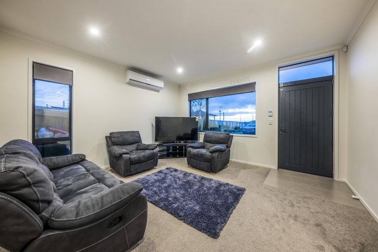 Photo of property in 3 Fermi Lane, Papakura, 2110
