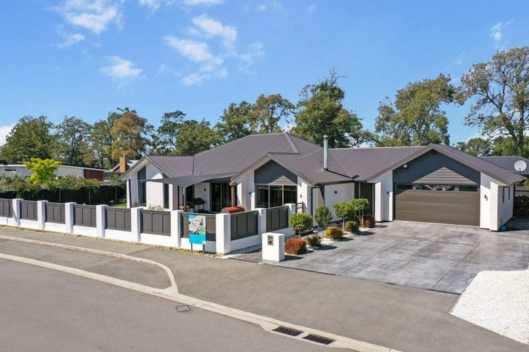 Photo of property in 8 Kelburn Place, Tinwald, Ashburton, 7700