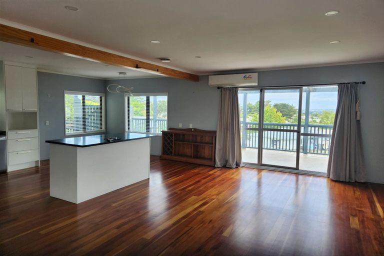Photo of property in 81 Hobsonville Road, West Harbour, Auckland, 0618