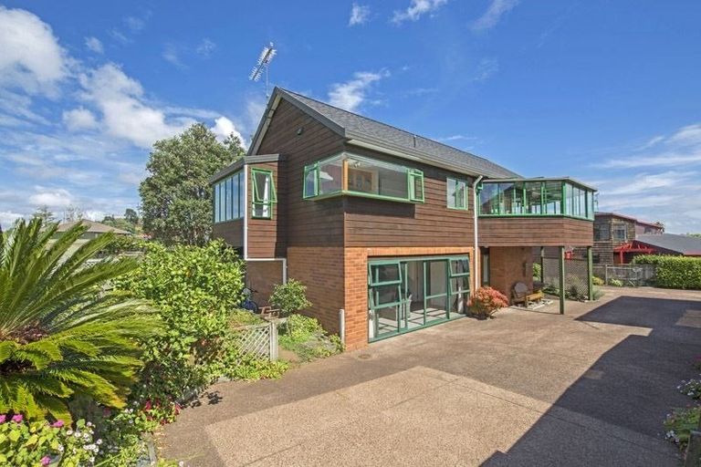 Photo of property in 2/44 Loloma Drive, Half Moon Bay, Auckland, 2012