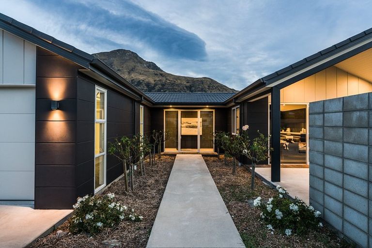 Photo of property in 12 Banbury Terrace, Lower Shotover, Queenstown, 9304