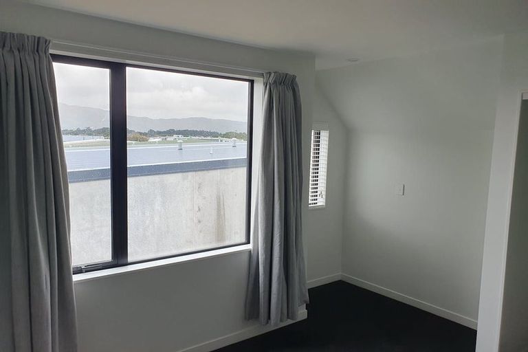 Photo of property in 35 John Street, Stokes Valley, Lower Hutt, 5019