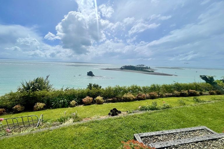 Photo of property in 14 The Cliffs, Britannia Heights, Nelson, 7010