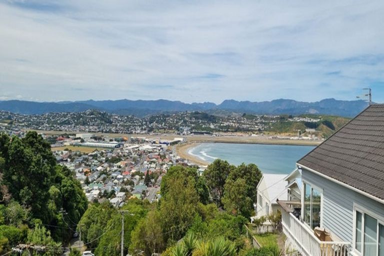 Photo of property in 16 Carlton Street, Melrose, Wellington, 6023