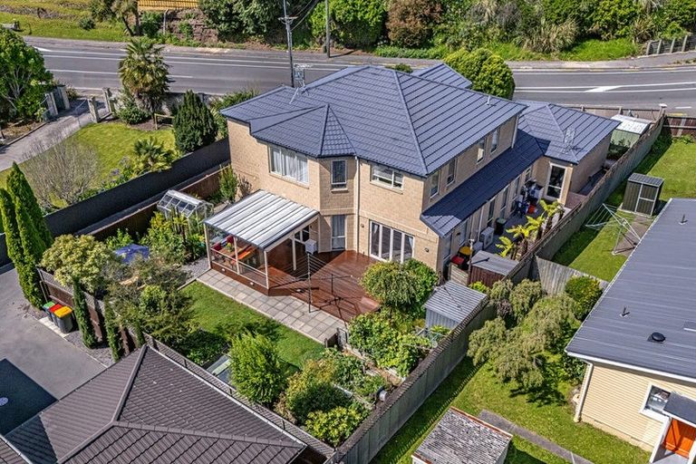 Photo of property in 137 Centaurus Road, Saint Martins, Christchurch, 8022