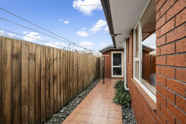 Photo of property in 33 Daniels Road, Redwood, Christchurch, 8051