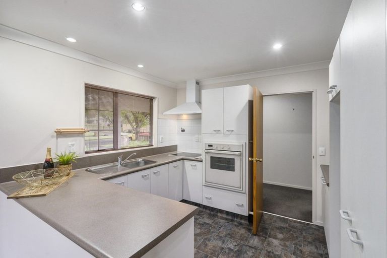 Photo of property in 3a Churchill Avenue, Hokowhitu, Palmerston North, 4410