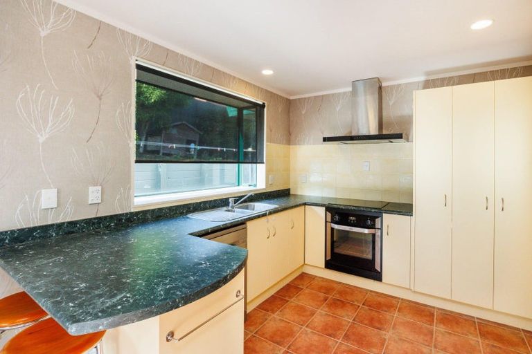 Photo of property in 19 Logan Way, Kelvin Grove, Palmerston North, 4414