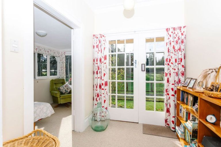Photo of property in 36 Riverdale Road, Dannevirke, 4930