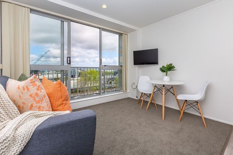 Photo of property in 44 Corricvale Way, Northcross, Auckland, 0630