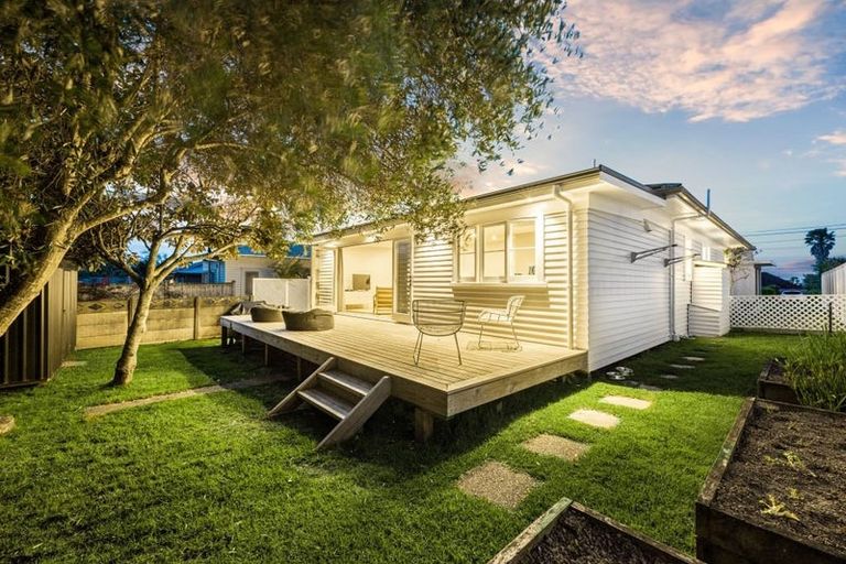 Photo of property in 43 Aramoana Avenue, Devonport, Auckland, 0624