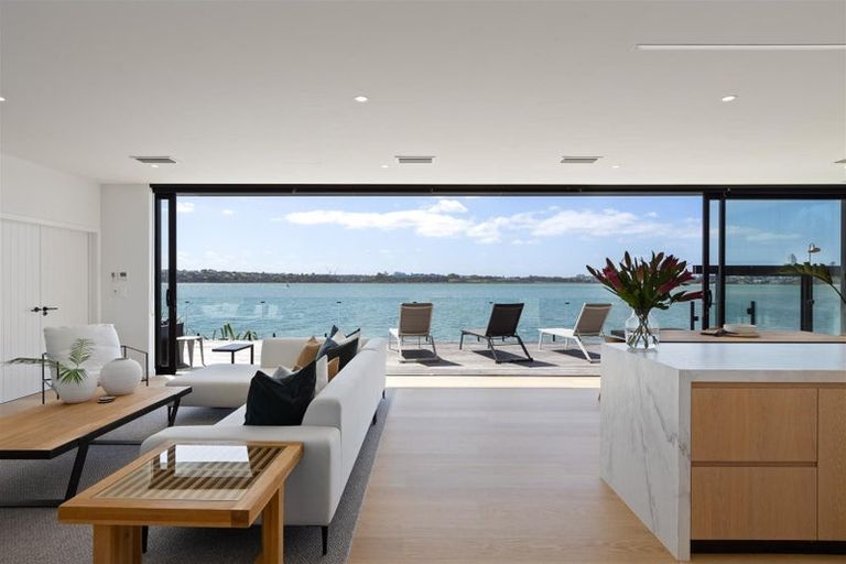 Photo of property in 17 Lansdowne Street, Bayswater, Auckland, 0622