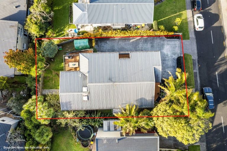 Photo of property in 32 Mcdowell Crescent, Hillcrest, Auckland, 0627