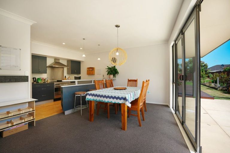 Photo of property in 11 Mcmahon Drive, Aidanfield, Christchurch, 8025