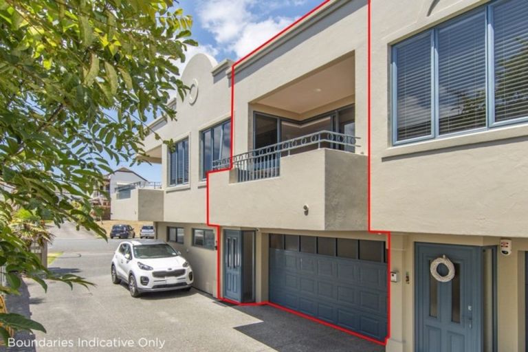 Photo of property in 2/8 Victoria Road, Mount Maunganui, 3116