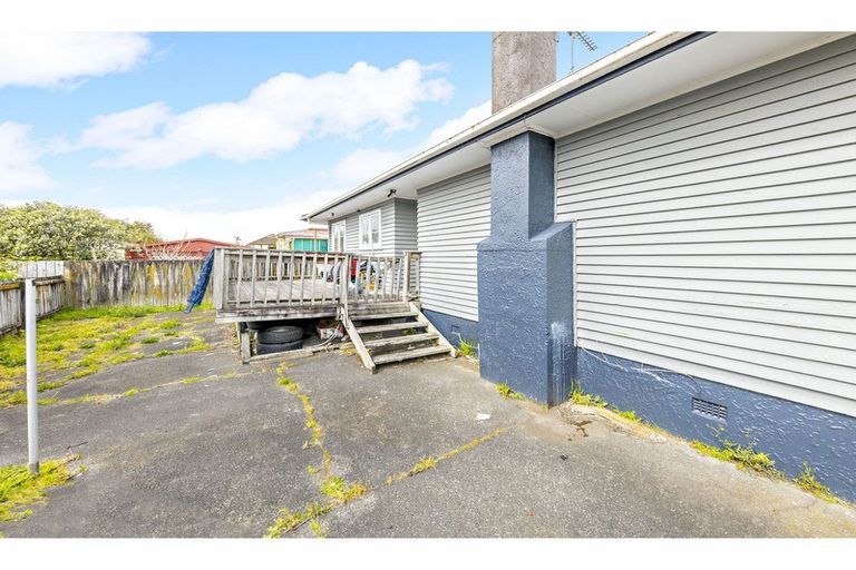 Photo of property in 8 Plunket Avenue, Papatoetoe, Auckland, 2104