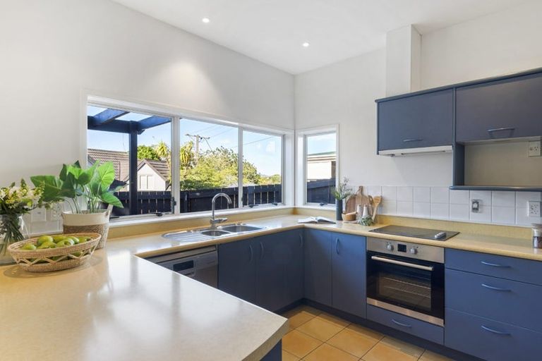 Photo of property in 4/19 Rodney Road, Northcote Point, Auckland, 0627