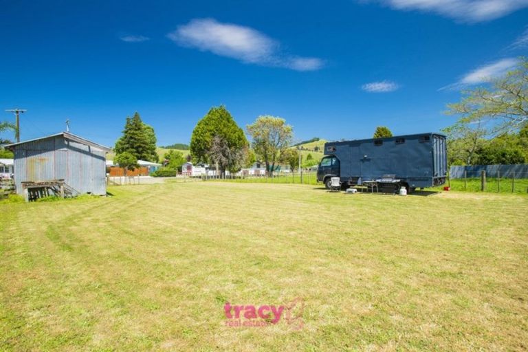Photo of property in 15 Kipling Road, Te Karaka, 4022
