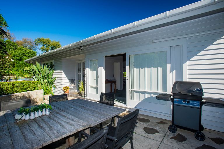 Photo of property in 16 Stanford Crescent, Whataupoko, Gisborne, 4010