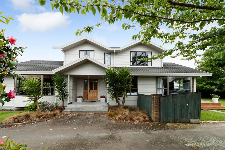 Photo of property in 19 Haast Place, Awapuni, Palmerston North, 4412