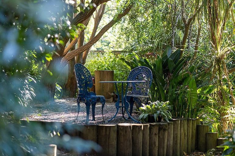 Photo of property in 42 Guildford Drive, Paraparaumu, 5032