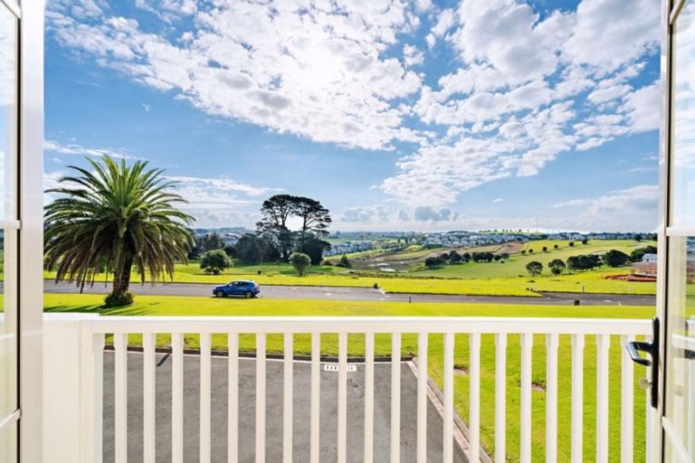 Photo of property in 285 Pinecrest Drive, Gulf Harbour, Whangaparaoa, 0930