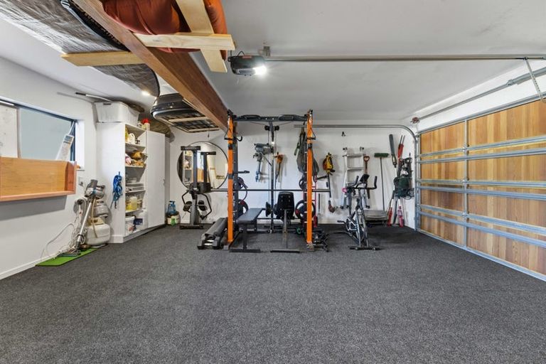 Photo of property in 2/11 Seaview Road, Castor Bay, Auckland, 0620