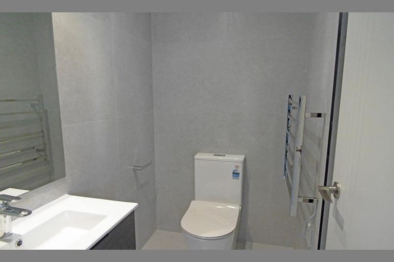 Photo of property in 28 Stephen Avenue, Henderson, Auckland, 0610