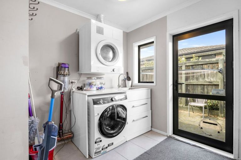 Photo of property in 15 Carroll Place, Owhata, Rotorua, 3010