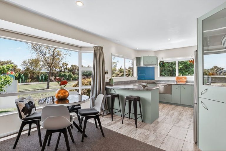 Photo of property in 2/35 Fairview Terrace, Waipahihi, Taupo, 3330